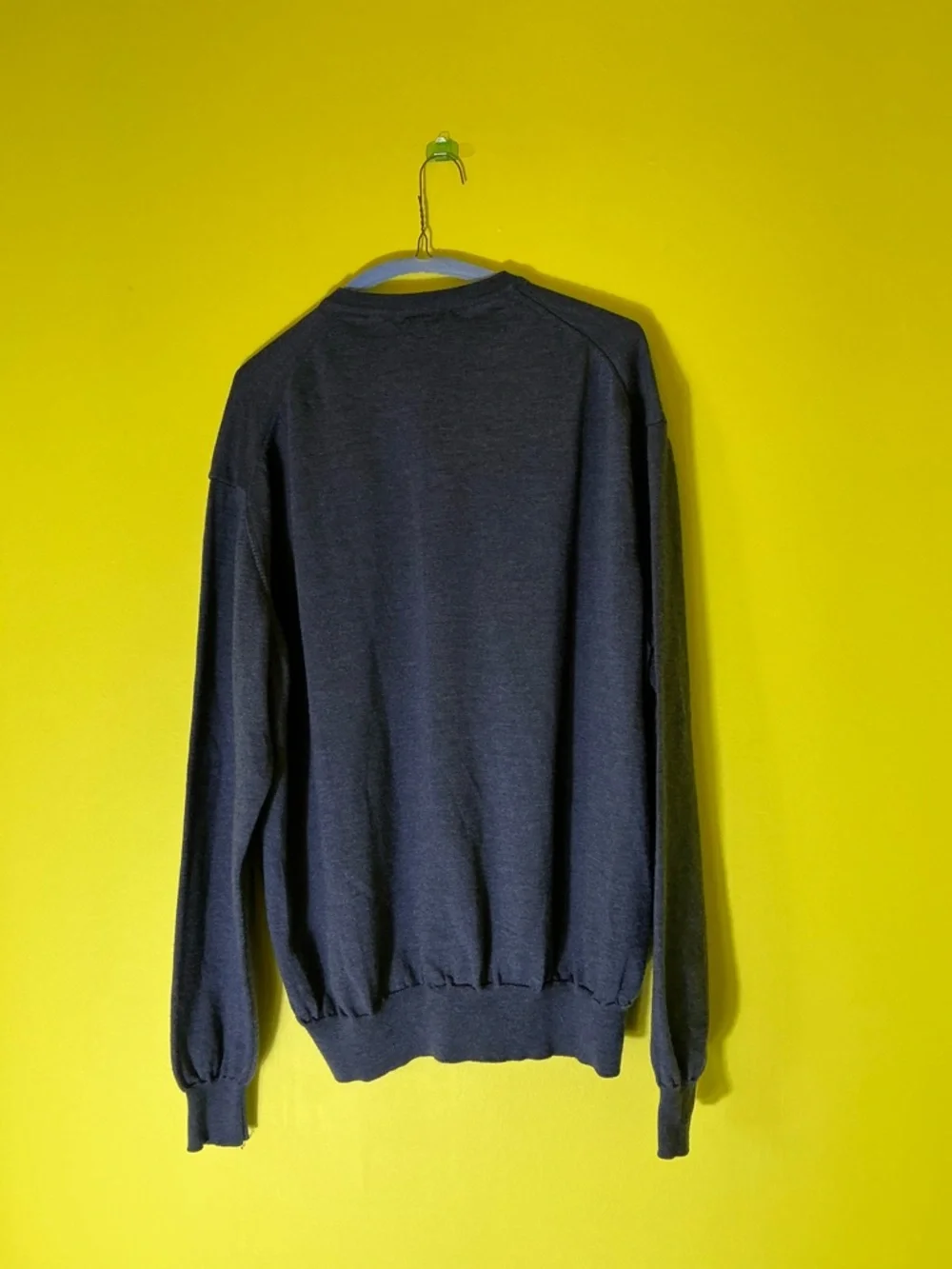 Neiman Marcus Men's V-Neck Sweater - blue Gray